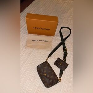 authentic louis vuitton felicie strap and go (no longer sold!!)